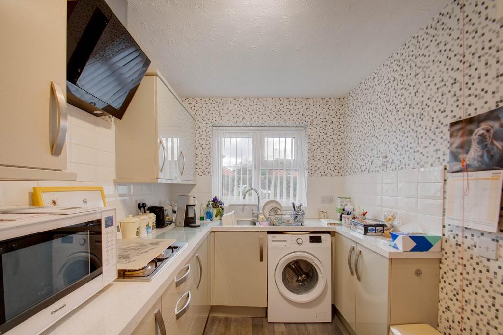 Naseby Close, Redditch, Worcestershire, B98 2 bed bungalow for sale £