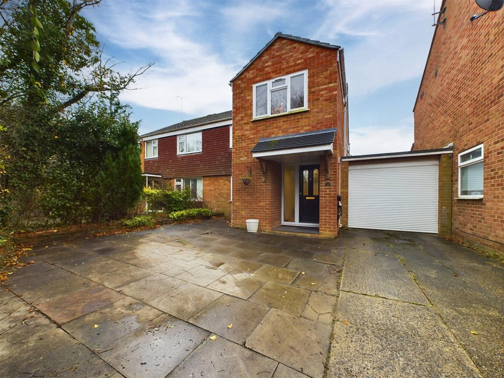 Keephatch Road, Wokingham, Berkshire, RG40 3 bed semidetached house