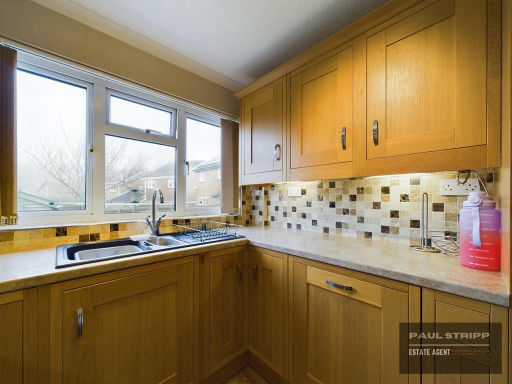 De Chardin Drive, Hastings, TN34 4 bed link detached house for sale £