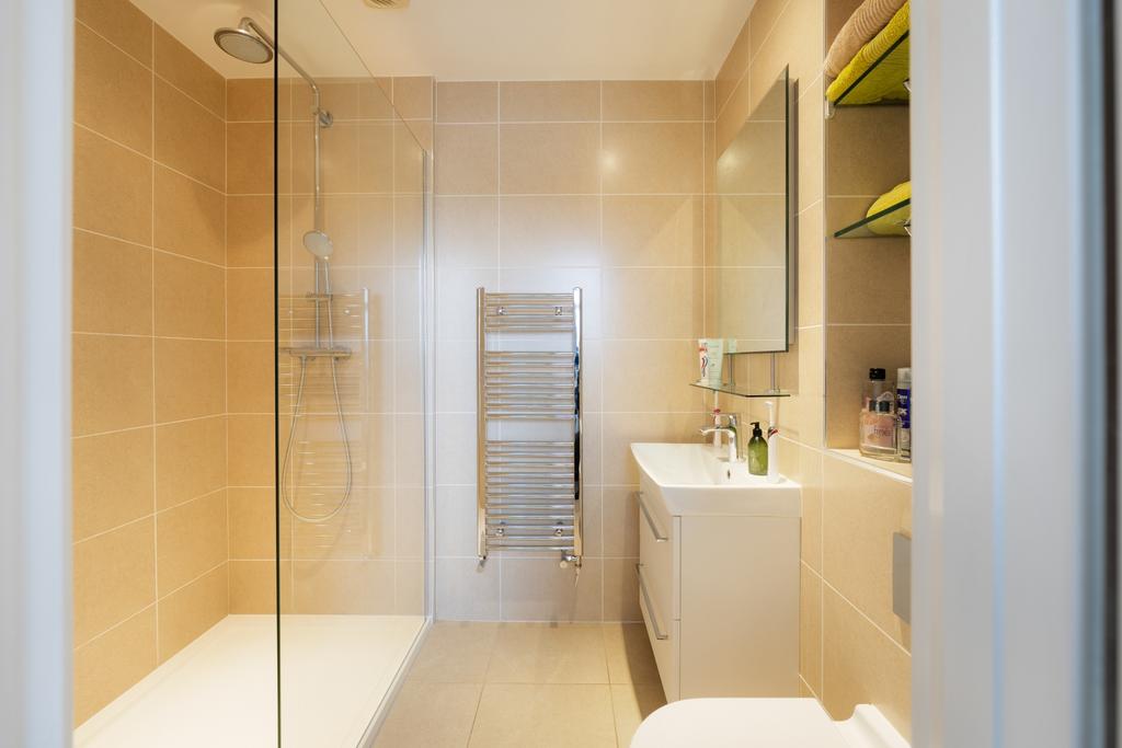 En-suite 1