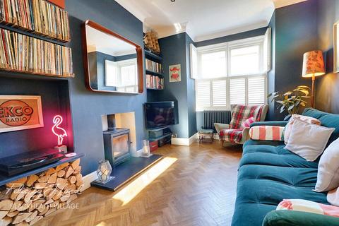 5 Ronver Road, London, SE12 0NR