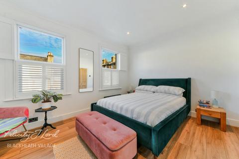 5 Ronver Road, London, SE12 0NR