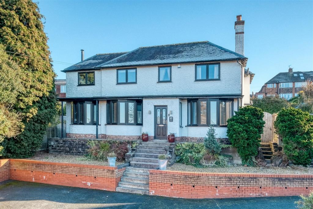 Birmingham Road, Lickey End, Bromsgrove, B61 0HJ 4 bed detached house