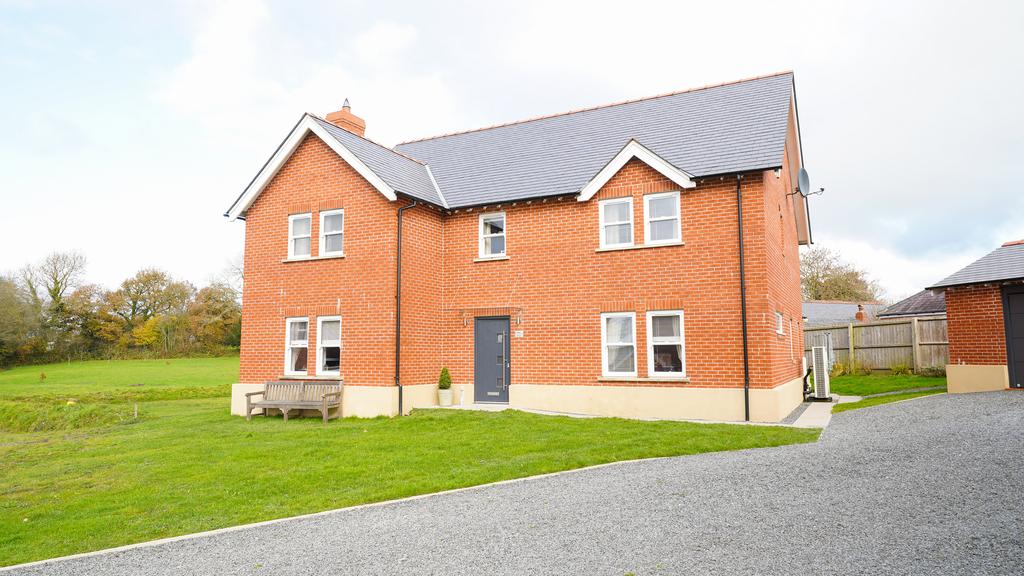 Rhos Goch, Pennant, Llanon, Ceredigion 4 bed detached house for sale