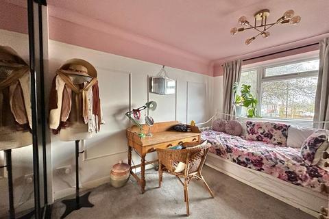 90 Burnham Walk, Rainham, Gillingham, ME8 8RX