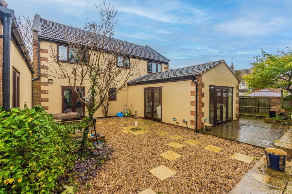Clink Hill, West Caister, NR30 4 bed detached house for sale £465,000