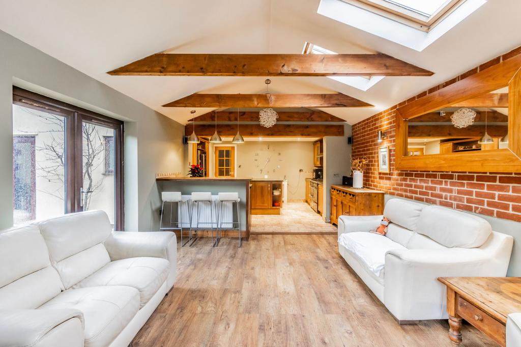 Clink Hill, West Caister, NR30 4 bed detached house for sale £465,000