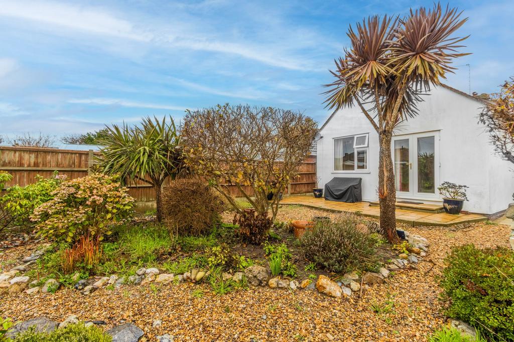 Second Avenue, CaisterOnSea, NR30 3 bed detached bungalow £260,000