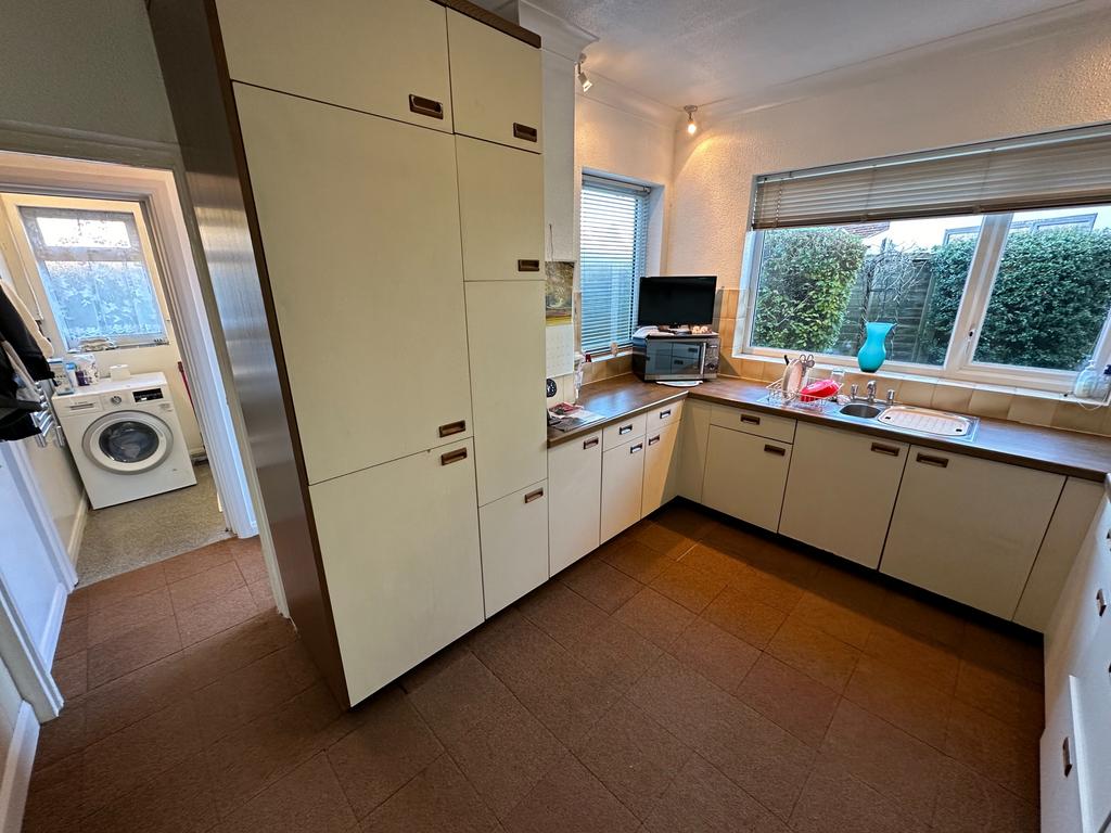 Derby Road, Stretton, BurtononTrent, DE13 3 bed semidetached house for sale £280,000