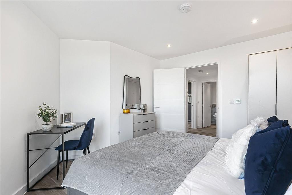 Show Apartment