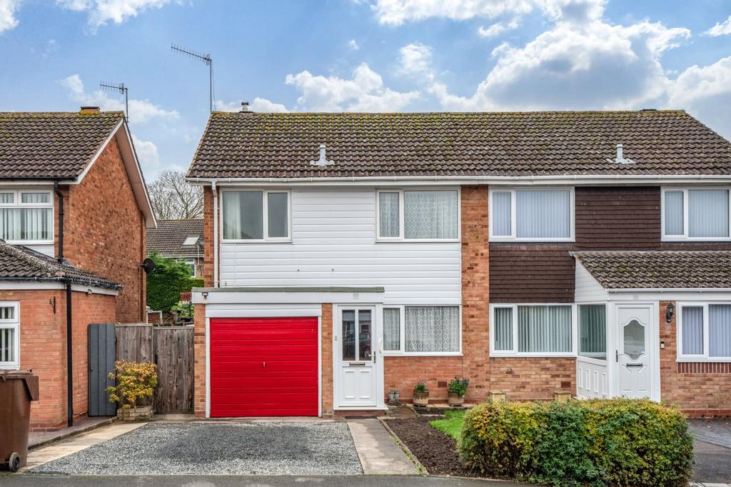 Carnforth Road, Bromsgrove, Worcestershire, B60 3 bed semidetached