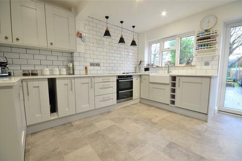 45 Featherstone, Blindley Heath, Lingfield, RH7 6JY