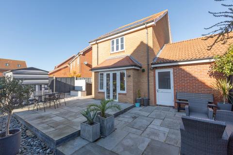 3 bedroom detached house for sale, Hereson Road, Broadstairs, CT10