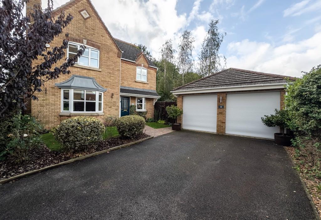 Roman Way, Rushden, Northamptonshire 4 bed detached house for sale £