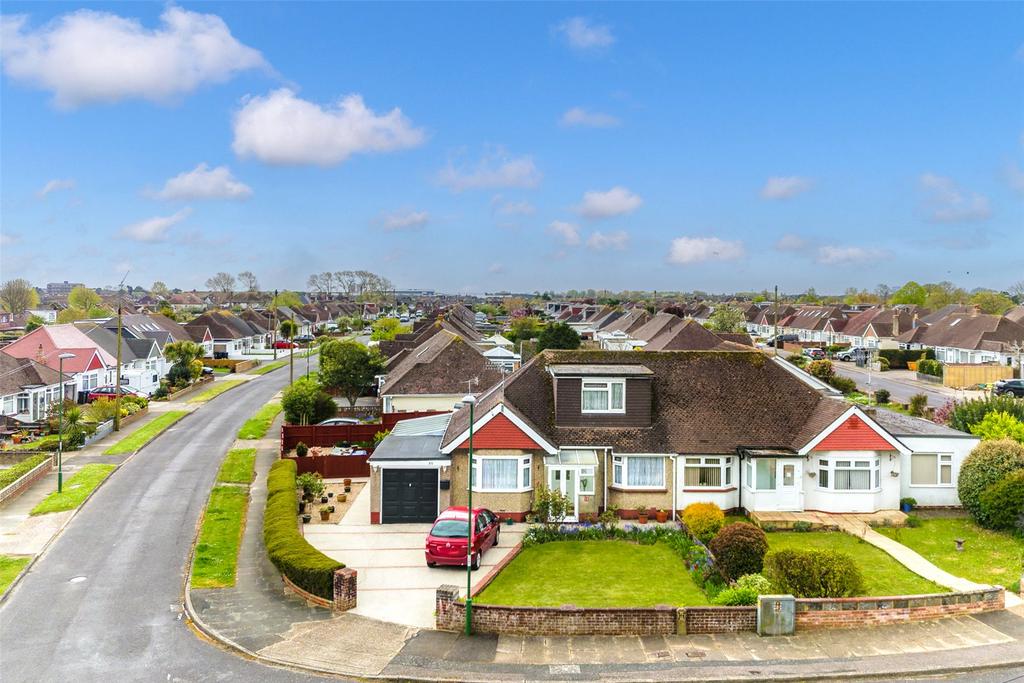 Greet Road, Lancing, West Sussex, BN15 4 bed semidetached house for