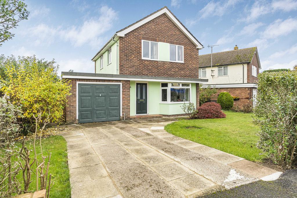 Brookmead Drive, Wallingford, OX10 3 bed detached house £575,000