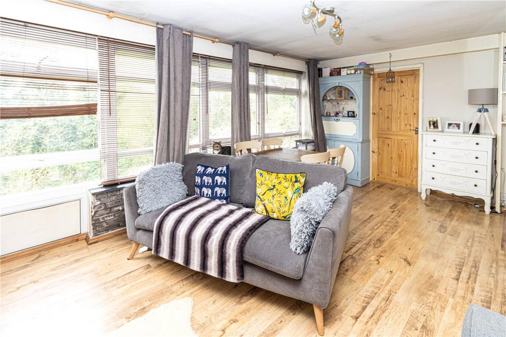 Coningsby Bank, St. Albans, Hertfordshire 2 bed flat for sale £280,000