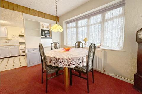 3 bedroom bungalow for sale - Charingworth Road, Solihull, West Midlands, B92