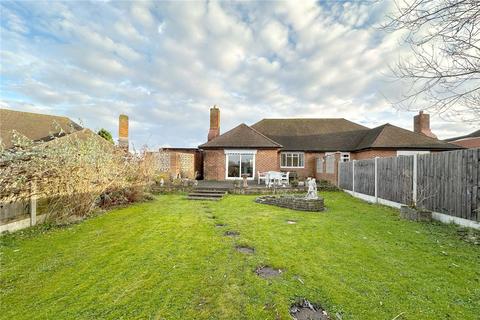 3 bedroom bungalow for sale - Charingworth Road, Solihull, West Midlands, B92