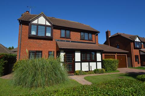 4 bedroom detached house for sale, Swallow Cliffe, Shoeburyness, SS3