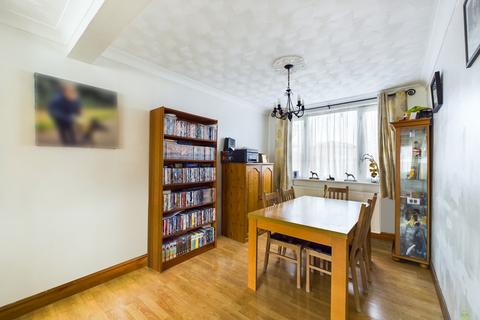 16 Brunswick Road, Bexleyheath, DA6 8EN