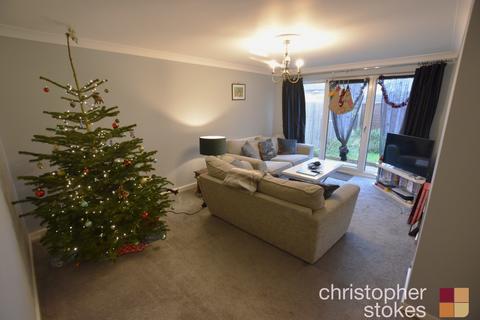 2 bedroom ground floor maisonette to rent, Southmead Crescent, Cheshunt, Waltham Cross, Hertfordshire, EN8 8UZ
