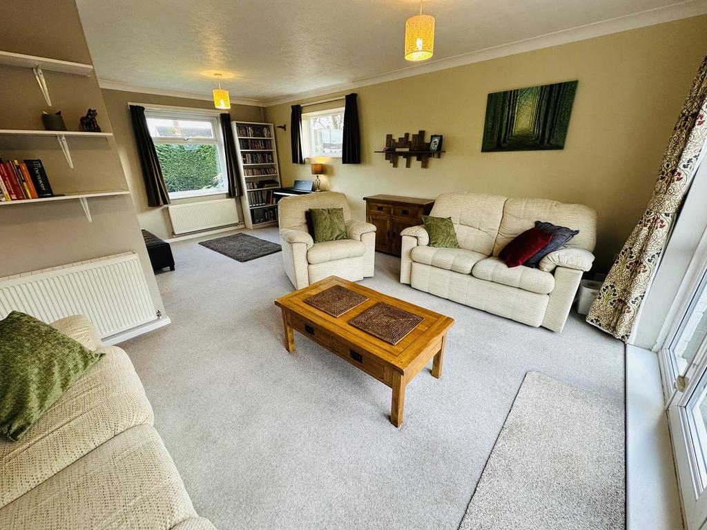 Hawthorn Lane, Coventry, CV4 3 bed detached house for sale £325,000