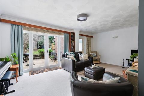 5 bedroom semi-detached house for sale - Woodland Court, Oxted RH8