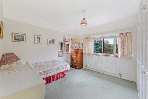 2 Ivy Mill Close, Godstone, RH9 8NG