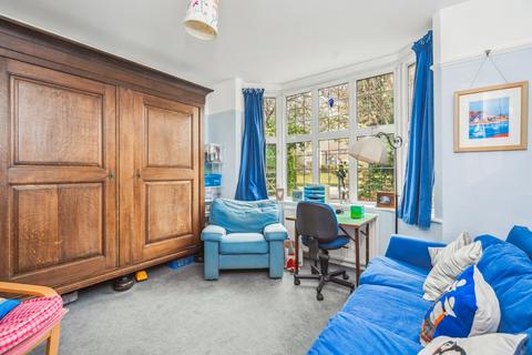 215 Botley Road, Chesham, HP5 1XT