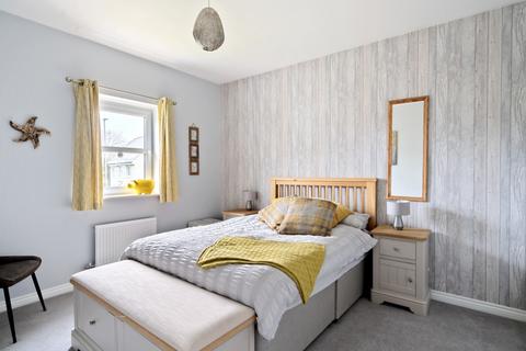 2 Cowleaze, Purton, Swindon, SN5 4FQ