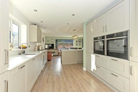 4 bedroom detached house for sale - Homestead View, The Street, Borden, Sittingbourne, ME9