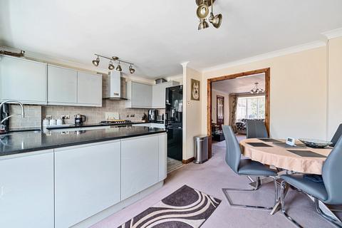 62 Yeates Drive, Kemsley, Sittingbourne, ME10 2PW