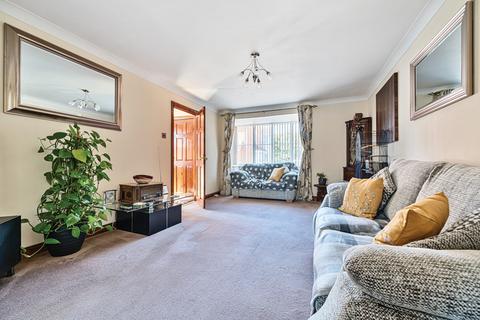 62 Yeates Drive, Kemsley, Sittingbourne, ME10 2PW