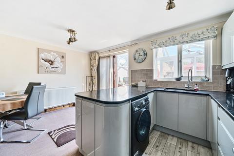 62 Yeates Drive, Kemsley, Sittingbourne, ME10 2PW