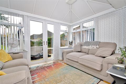 14 Poundfield Gardens, Woking, GU22 8JP