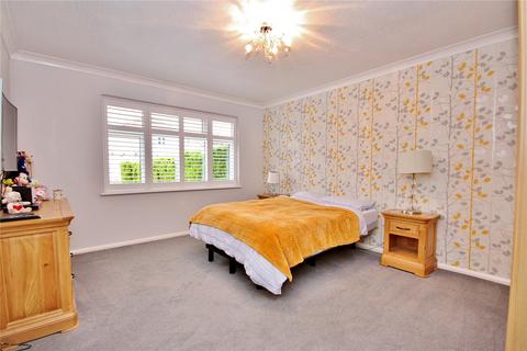 14 Poundfield Gardens, Woking, GU22 8JP