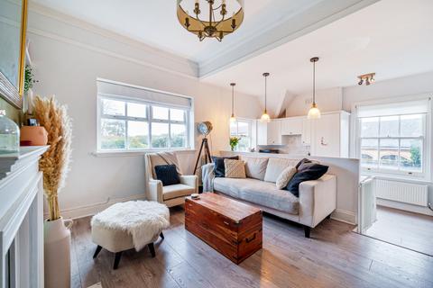 3 bedroom flat for sale, Benedicts, Devonshire Road, Weybridge, KT13