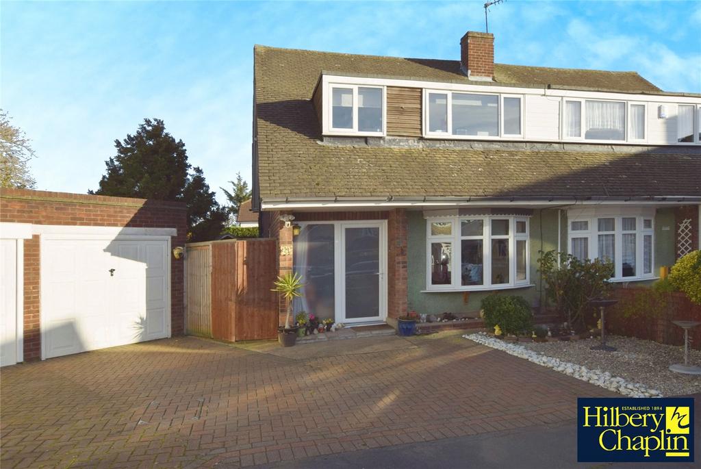 Denbigh Close, Hornchurch, RM11 3 bed semidetached house for sale £