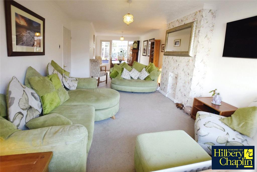 Denbigh Close, Hornchurch, RM11 3 bed semidetached house for sale £