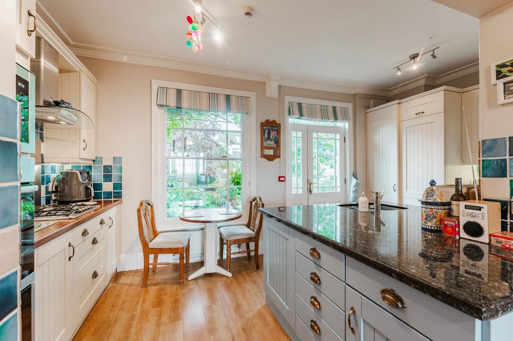 Marine Parade, Lowestoft, NR33 6 bed terraced house for sale £395,000