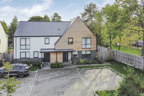 5 bedroom semi-detached house for sale, London Road, Milton Common, Thame, Oxfordshire, OX9