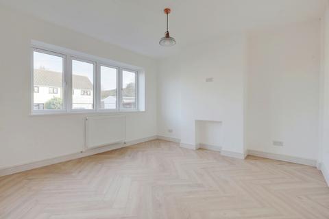 2 Birch Close, Rayleigh, SS6 9LZ