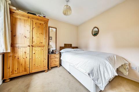 2 bedroom detached bungalow for sale - Forge Close, Faversham, ME13