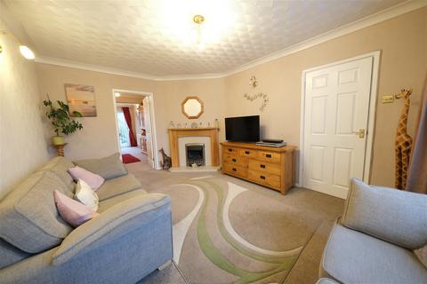 4 bedroom semi-detached house for sale, Digby Drive, Oakham