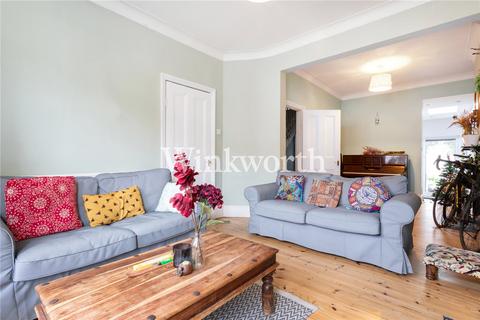 90 Woodside Gardens, London, N17 6UW