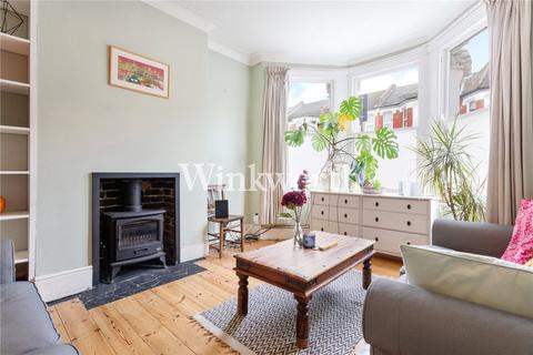 90 Woodside Gardens, London, N17 6UW