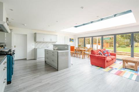 6 Kingway View, Corston, Malmesbury, SN16 0HG
