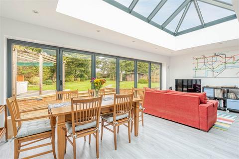 6 Kingway View, Corston, Malmesbury, SN16 0HG