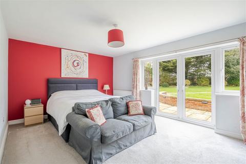 6 Kingway View, Corston, Malmesbury, SN16 0HG